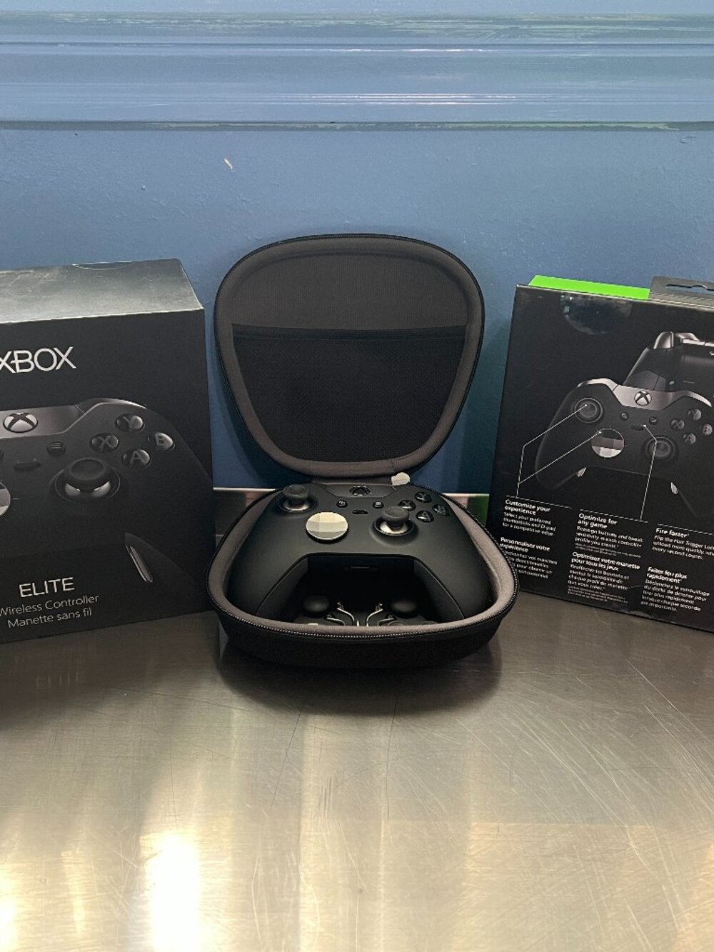 Microsoft Xbox One Elite Series 1 Wireless Controller Black Model 1698 HM3-00001